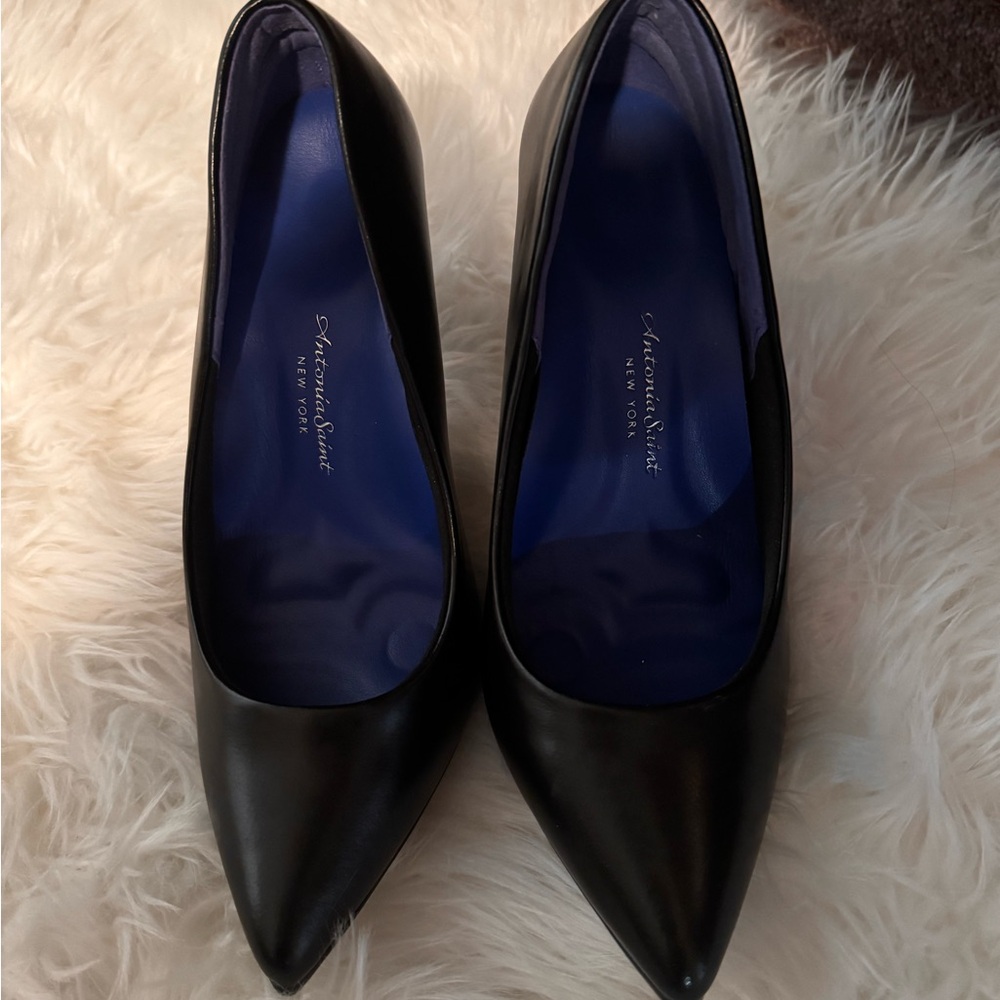 Women's size 8 Antonia Saint NY
